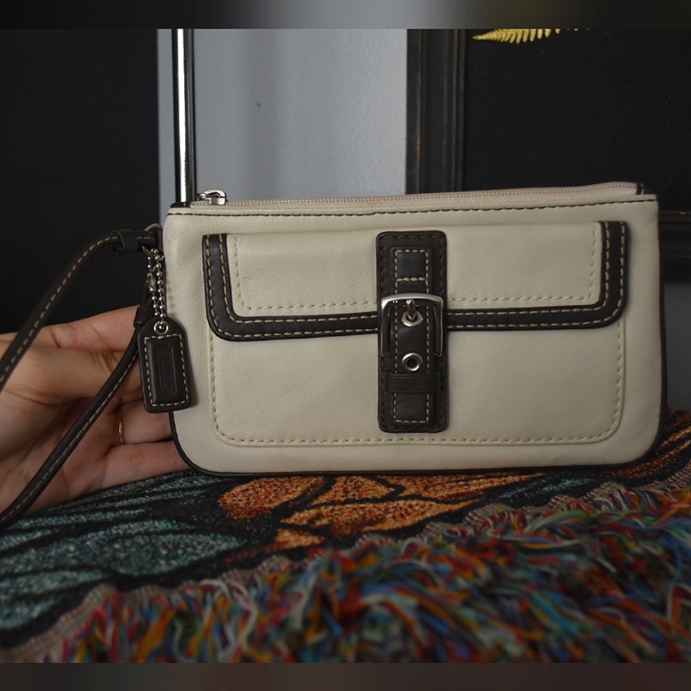 COACH Soho Wallet / Wristlet Cream/White and Brown VINTAGE!